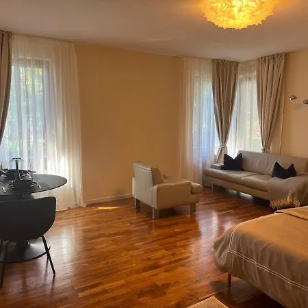 아파트 30 Min From Munich & S-bahn With Garden