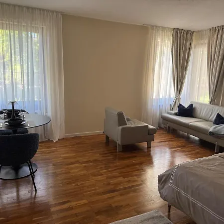 아파트 30 Min From Munich & S-bahn With Garden 가우팅