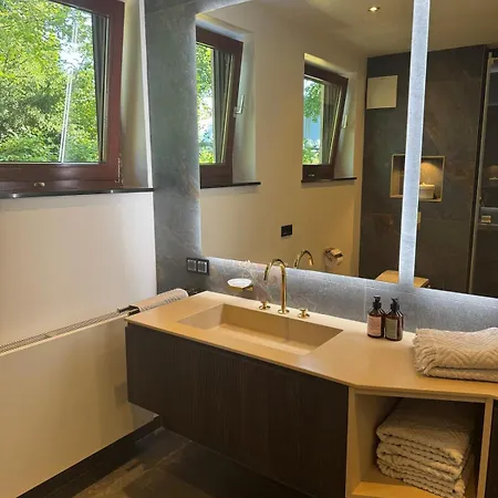 아파트 30 Min From Munich & S-bahn With Garden